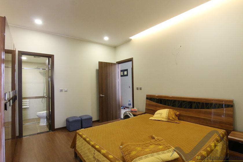 partly-trang-an-complex-for-rent-with-balcony-100m2-9