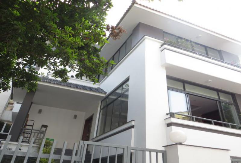 Perfect villa for rent in Tay Ho, private pool and garage