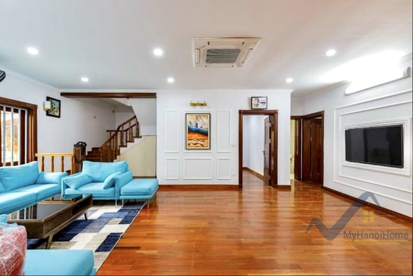 quiet-terraced-house-to-rent-in-tay-ho-with-three-bedrooms-5