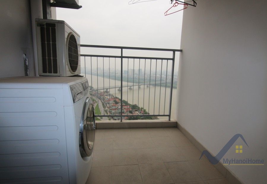 red-river-view-furnished-3-apartment-for-rent-in-mipec-riverside-24