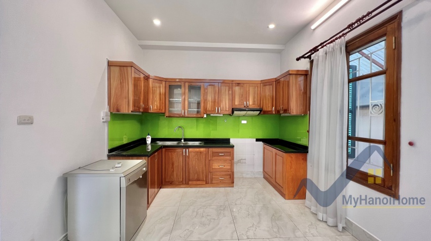 refurbished-4-bedroom-house-in-tay-ho-for-rent-large-yard-32