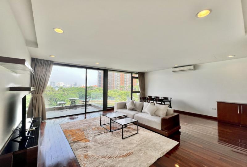 Rent 2 bedroom apartment in Tay Ho on Quang Khanh str Lake view