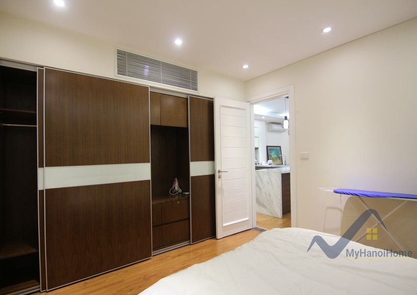 rent-2-bedroom-apartment-in-truc-bach-hanoi-with-balcony-23