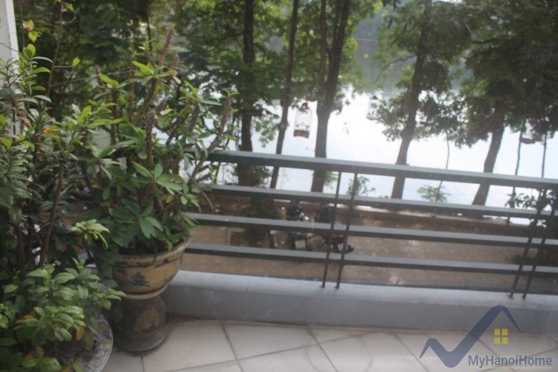 rent-2-beds-2-baths-apartment-in-truc-bach-hanoi-with-balcony-21