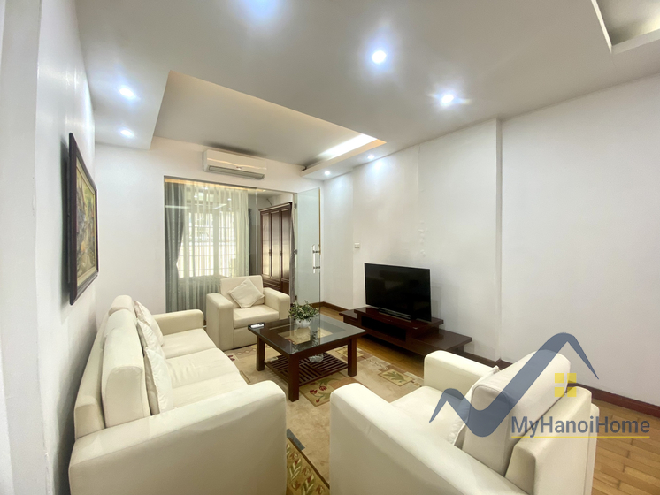 rent-apartment-in-hoan-kiem-district-hanoi-with-2bed-1bath-1