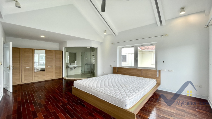 rent-detached-villa-vinhomes-riverside-furnished-and-elevator-32