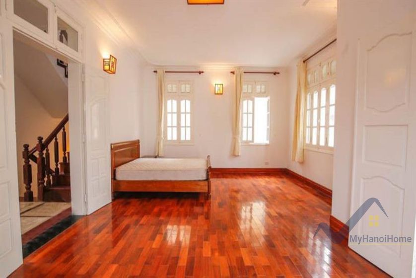 rent-french-colonial-house-in-tay-ho-on-to-ngoc-van-11