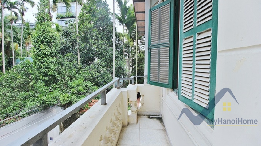 rent-house-in-tay-ho-hanoi-on-dang-thai-mai-str-with-big-garden-11