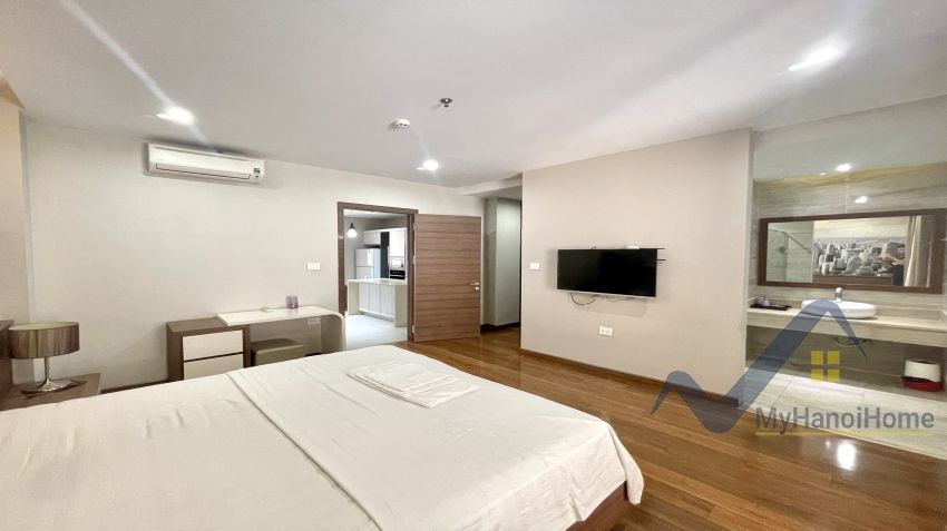 rent-modern-2-bedroom-2-bathroom-apartment-in-hoan-kiem-10