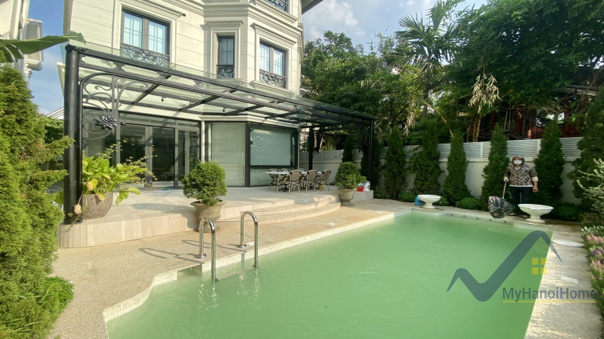rent-villa-in-vinhomes-riverside-with-pool-and-elevator-12