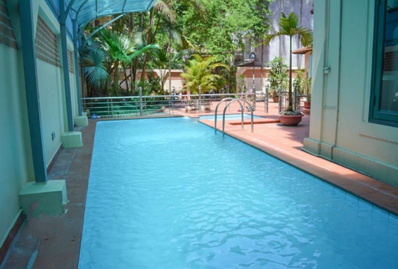 Swimming pool villa in Tay Ho for rent on Dang Thai Mai street