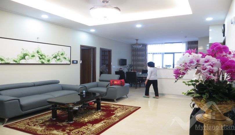 spacious-4-bedroom-apartment-for-rent-in-trang-an-complex-furnished-15