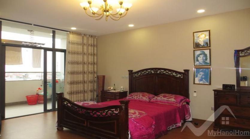 spacious-4-bedroom-apartment-for-rent-in-trang-an-complex-furnished-20
