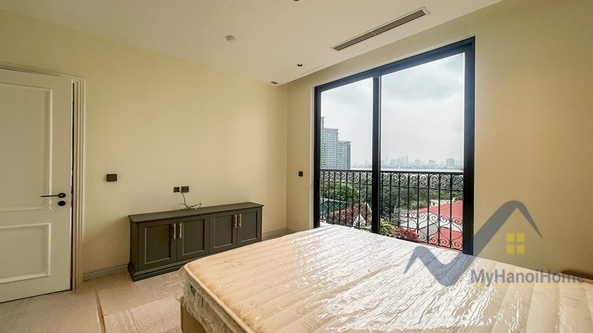 spacious-apartment-for-rent-in-tay-ho-4-beds-to-ngoc-van-str-20