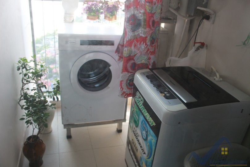 spacious-furnished-2-bedroom-apartment-rental-in-mipec-riverside-hanoi-10