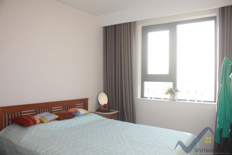spacious-furnished-2-bedroom-apartment-rental-in-mipec-riverside-hanoi-4