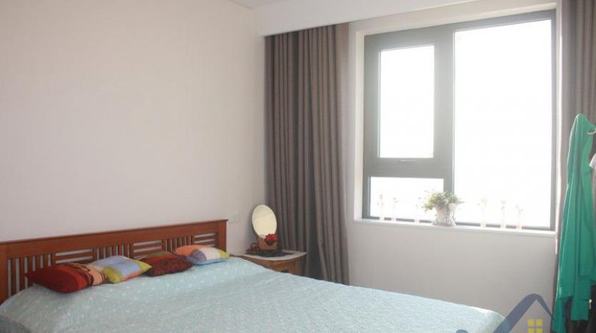spacious-furnished-2-bedroom-apartment-rental-in-mipec-riverside-hanoi-4