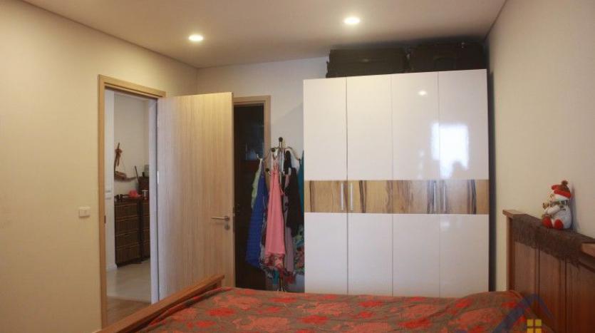 spacious-furnished-2-bedroom-apartment-rental-in-mipec-riverside-hanoi-9