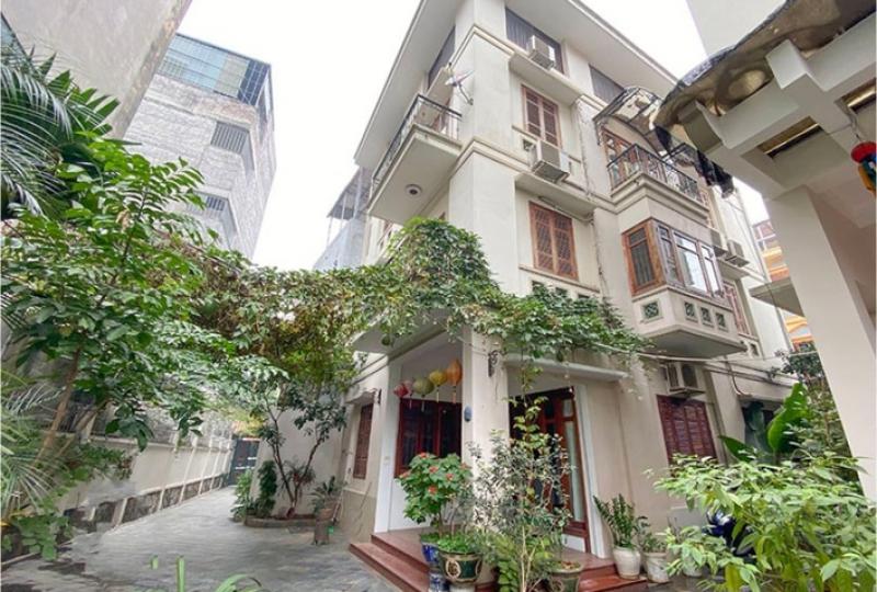 Spacious house for rent in Ngoc Thuy Long Bien partly furnished