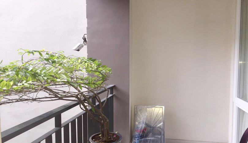 studio-apartment-for-rent-on-xuan-dieu-street-elevator-room-access-12