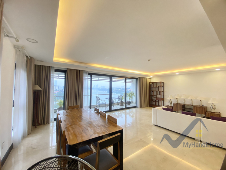 sunny-3-bedroom-serviced-apartment-in-tay-ho-to-rent-balcony-23