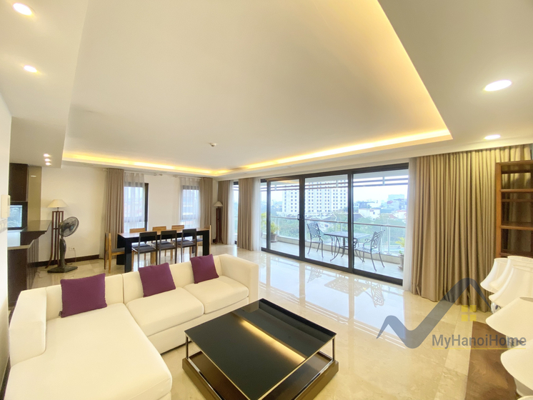 sunny-3-bedroom-serviced-apartment-in-tay-ho-to-rent-balcony-24