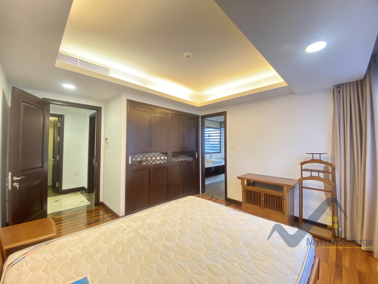 sunny-3-bedroom-serviced-apartment-in-tay-ho-to-rent-balcony-38