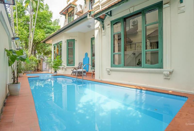 Swimming pool villa in Tay Ho for rent on To Ngoc Van 5bed