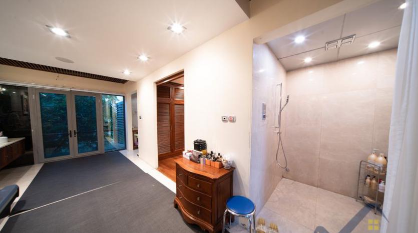 swimming-pool-villa-in-tay-ho-hanoi-for-rent-with-car-access-22