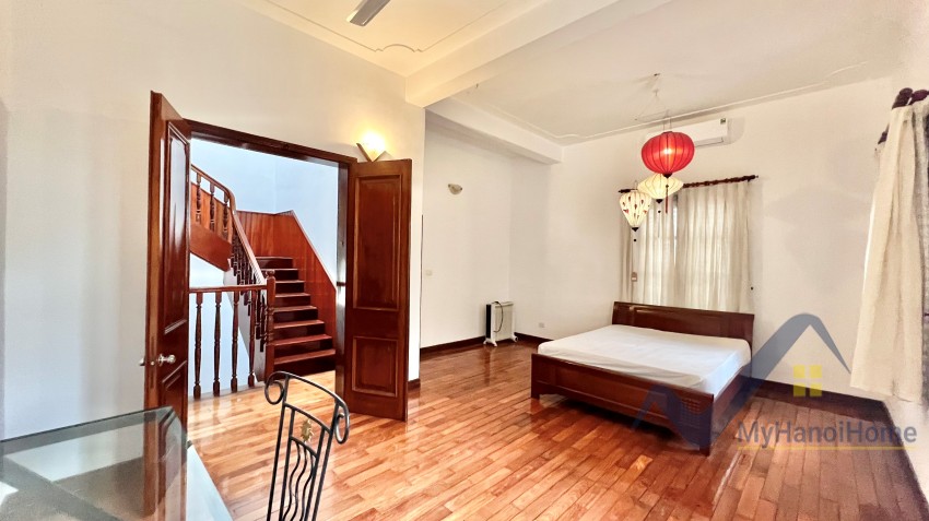 tay-ho-house-rental-on-to-ngoc-van-street-with-french-style-13