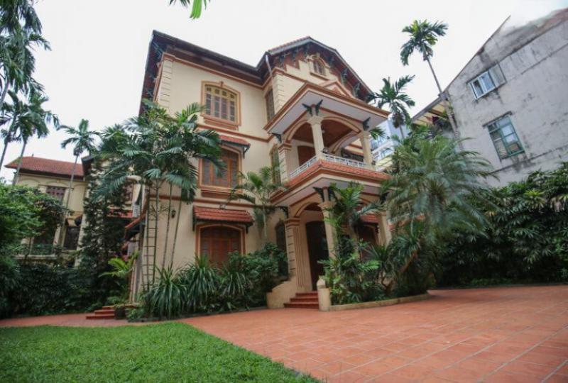 Tay Ho house rental with big garden and 4 bedrooms, 4bath