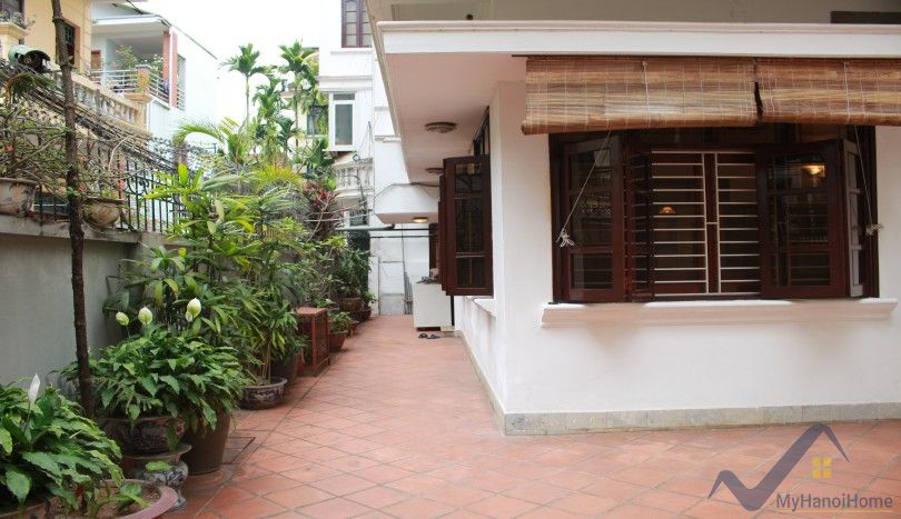 terraced-house-on-to-ngoc-van-street-for-rent-five-bedrooms-30