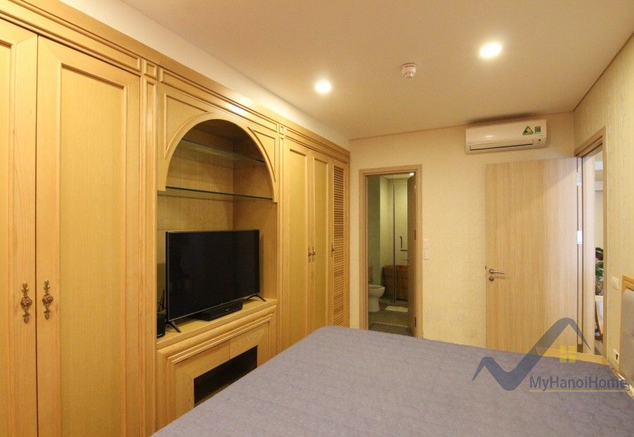 two-bedrooms-two-bathrooms-apartment-in-mipec-long-bien-to-rent-26