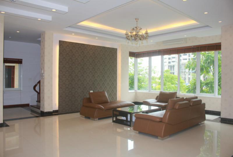 Villa for rent in Tay Ho on Lac Long Quan street with elevator