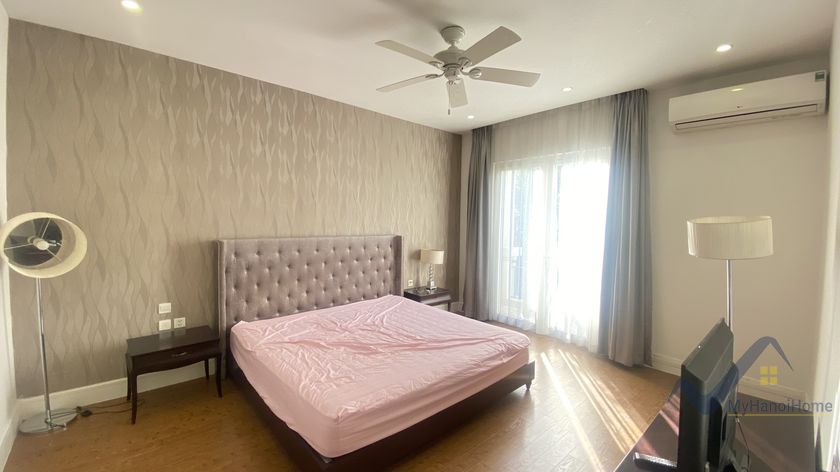villa-for-rent-in-vinhomes-riverside-3-bedrooms-with-furnished-25