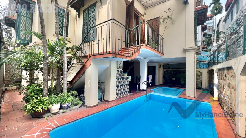 villa-in-tay-ho-for-rent-with-swimming-pool-on-to-ngoc-van-1