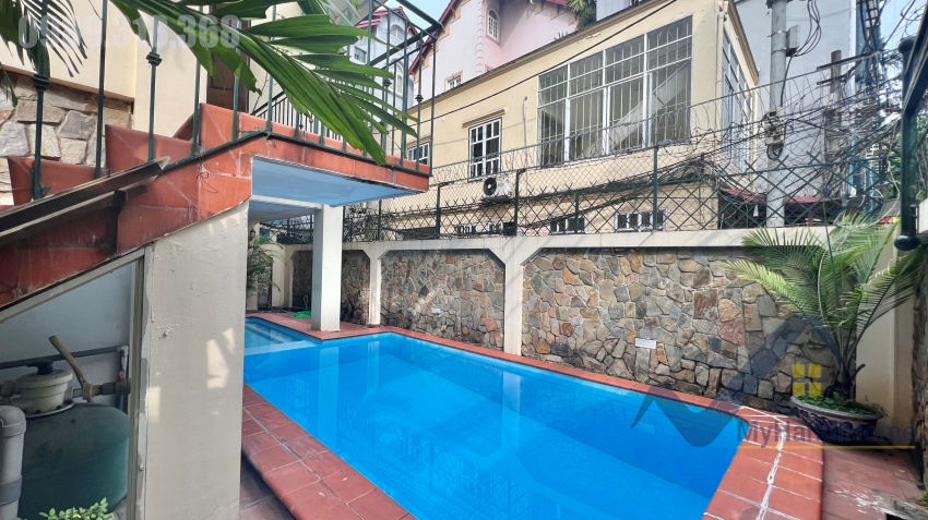 villa-in-tay-ho-for-rent-with-swimming-pool-on-to-ngoc-van-3