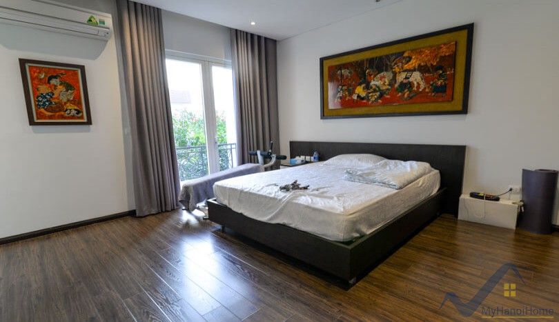 villa-of-4-bedroom-to-rent-in-vinhomes-riverside-long-bien-33