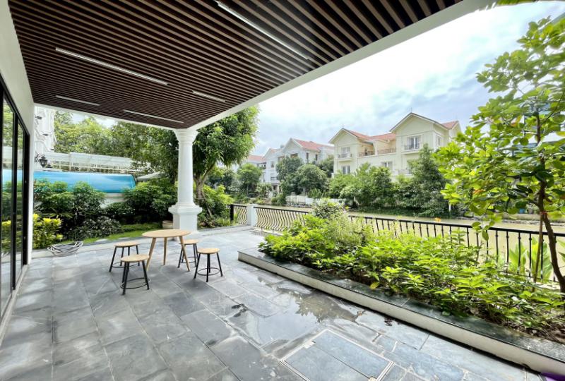Villa to rent in Vinhomes Riverside Long Bien partly furnished