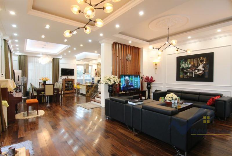 Vinhomes Riverside Hanoi house to rent with 4 bedrooms