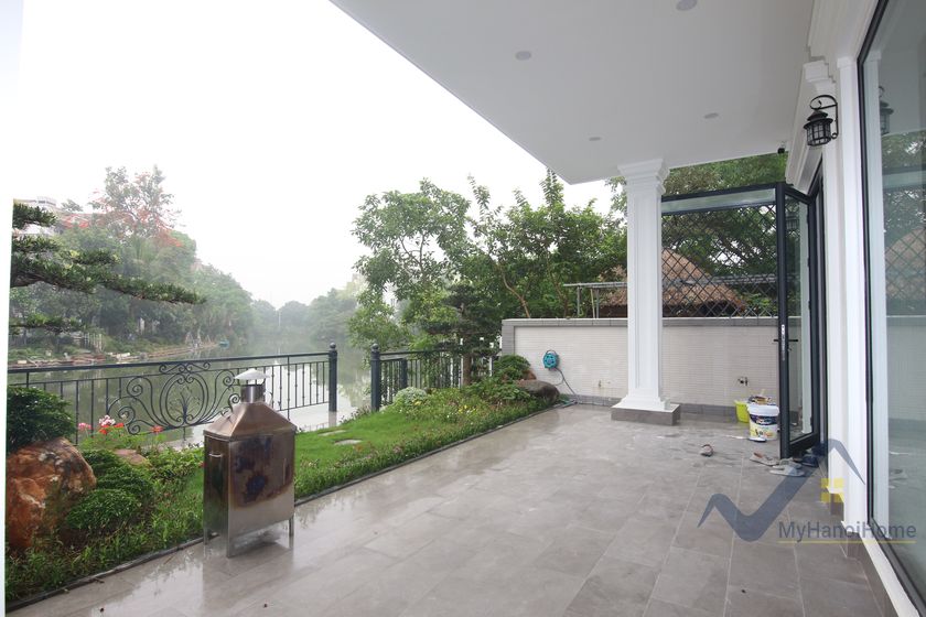 vinhomes-riverside-unfurnished-villa-to-rent-with-river-view-8