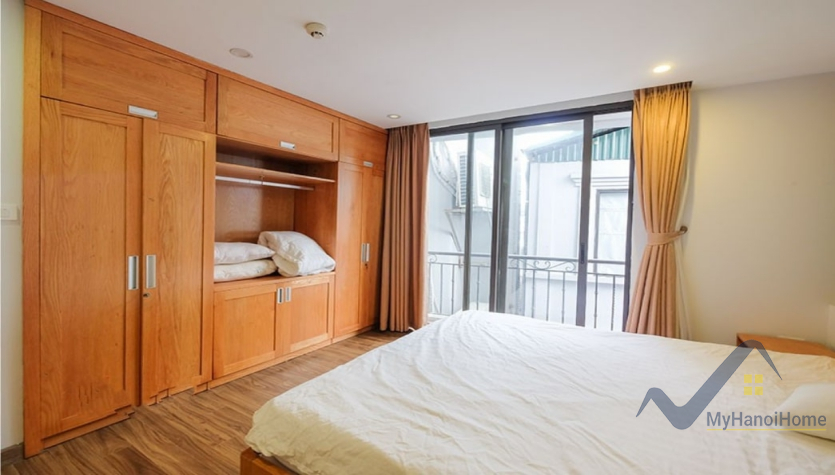 westlake-view-2-bedroom-apartment-in-tay-ho-rent-on-nhat-chieu-10