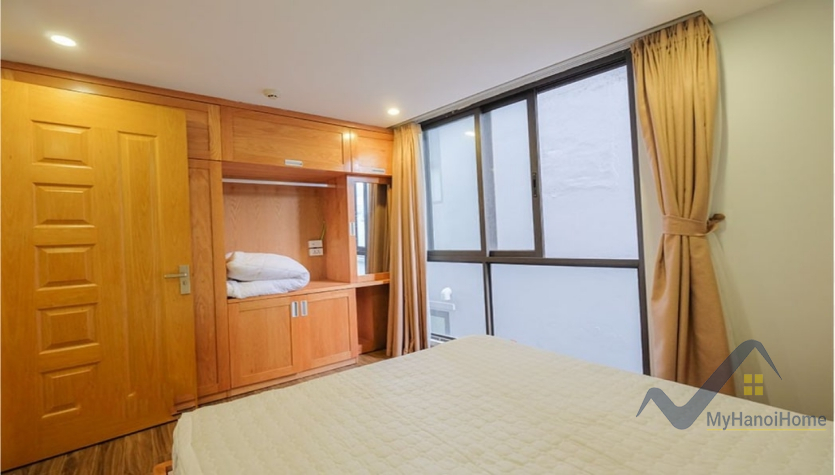 westlake-view-2-bedroom-apartment-in-tay-ho-rent-on-nhat-chieu-14