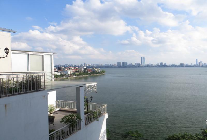 Westlake view apartment in Tay Ho for rent furnished 3 beds