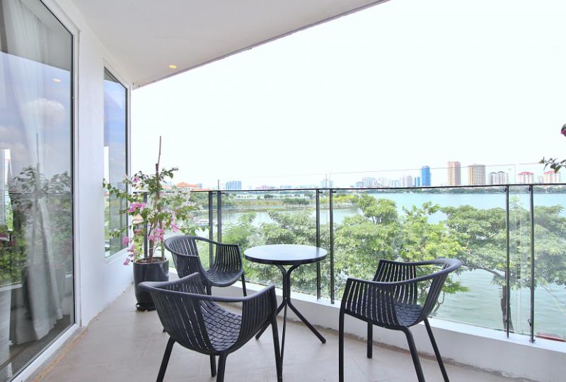 Westlake view apartment in Tay Ho on To Ngoc Van str 3beds