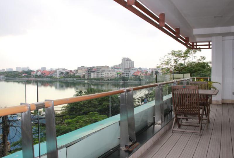 Westlake view apartment in Xuan Dieu Tay Ho 3 beds 3 baths