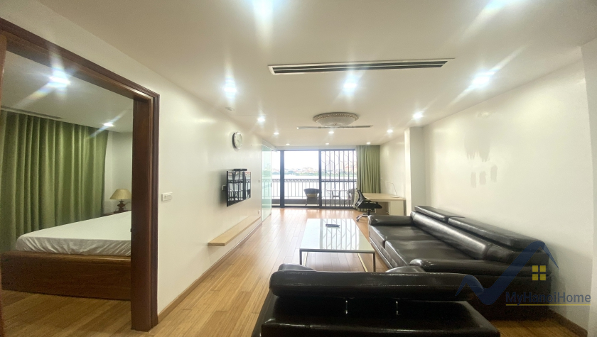 westlake-view-apartment-to-rent-in-tay-ho-with-2-bedrooms-2
