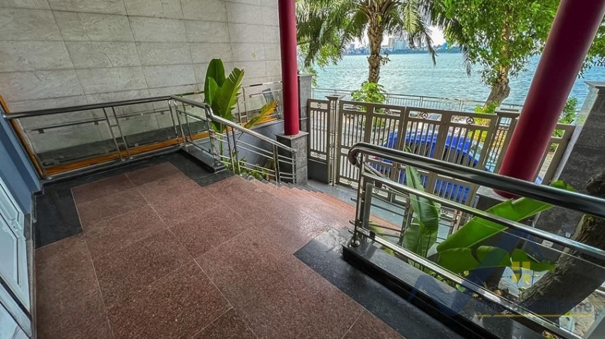 westlake-view-house-in-tay-ho-for-rent-with-5-bedrooms-3