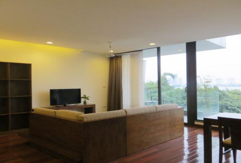 Xom Chua 2 bedroom apartment for rent in Tay Ho, bathtub